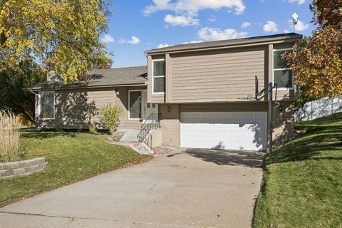 Tiny photo for 957 CHELSEA DR E, Bountiful, UT 84010 (MLS # 2120488)