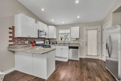 Tiny photo for 1663 E SHADOW DR, Eagle Mountain, UT 84005 (MLS # 2136538)
