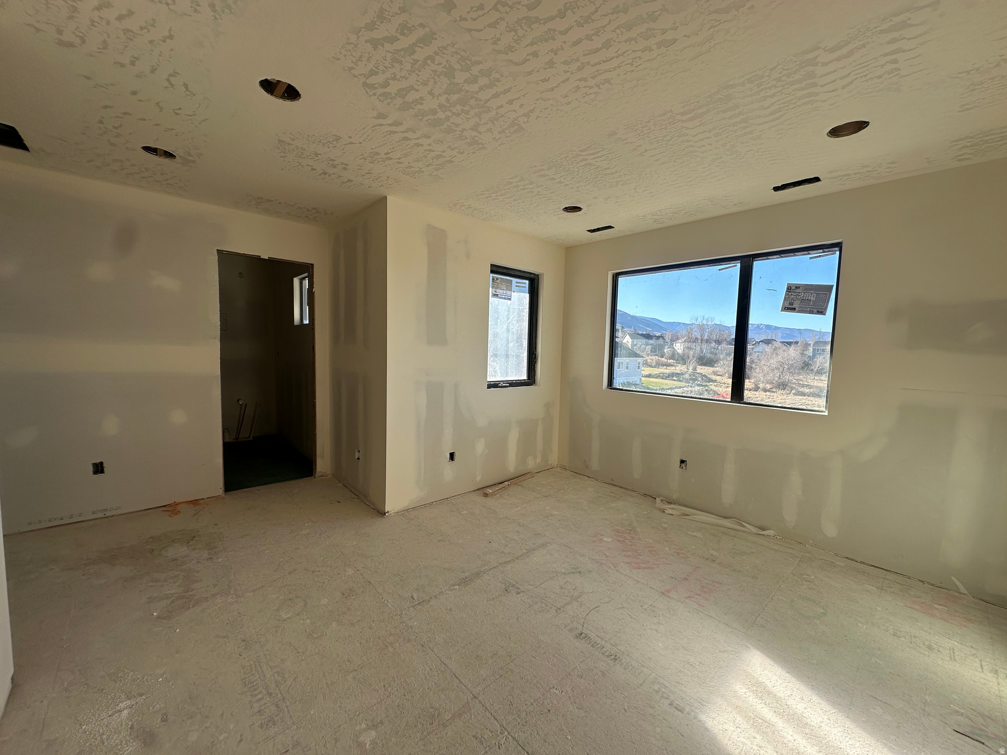 EASTRIDGE ESTATES - Residential