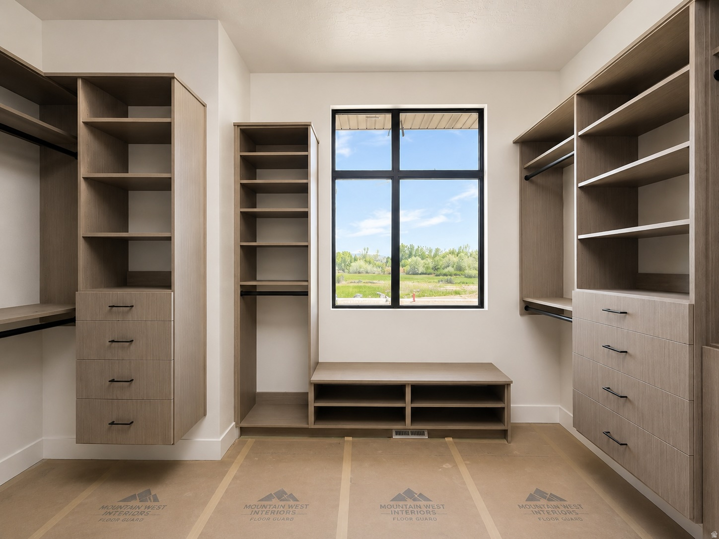 EASTRIDGE ESTATES - Residential