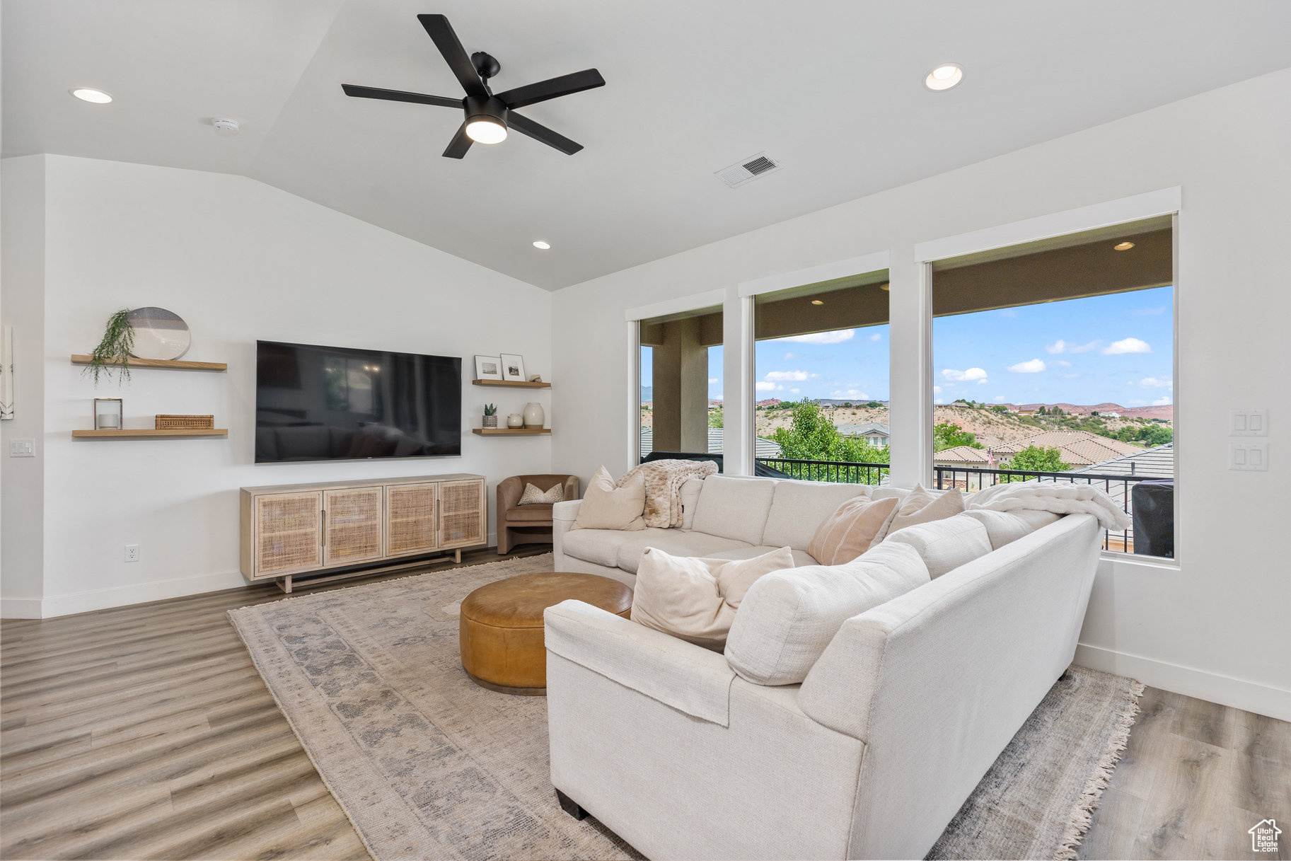 HILLS AT SANTA CLARA 1A - Residential