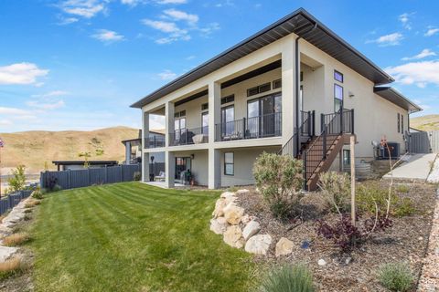 Tiny photo for 1749 W OAKRIDGE CIR, Lehi, UT 84043 (MLS # 2083791)