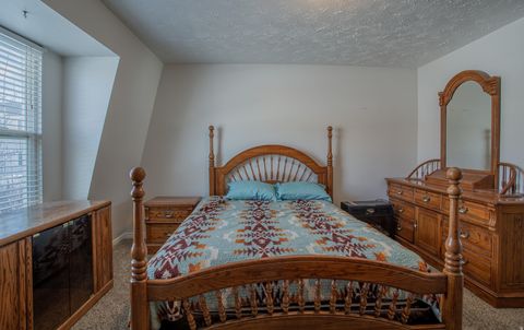 Tiny photo for 563 N 200 W, Bountiful, UT 84010 (MLS # 2135963)