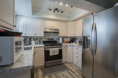 Tiny photo for 563 N 200 W, Bountiful, UT 84010 (MLS # 2135963)