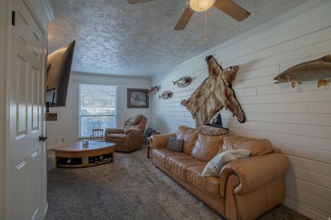 Tiny photo for 563 N 200 W, Bountiful, UT 84010 (MLS # 2135963)