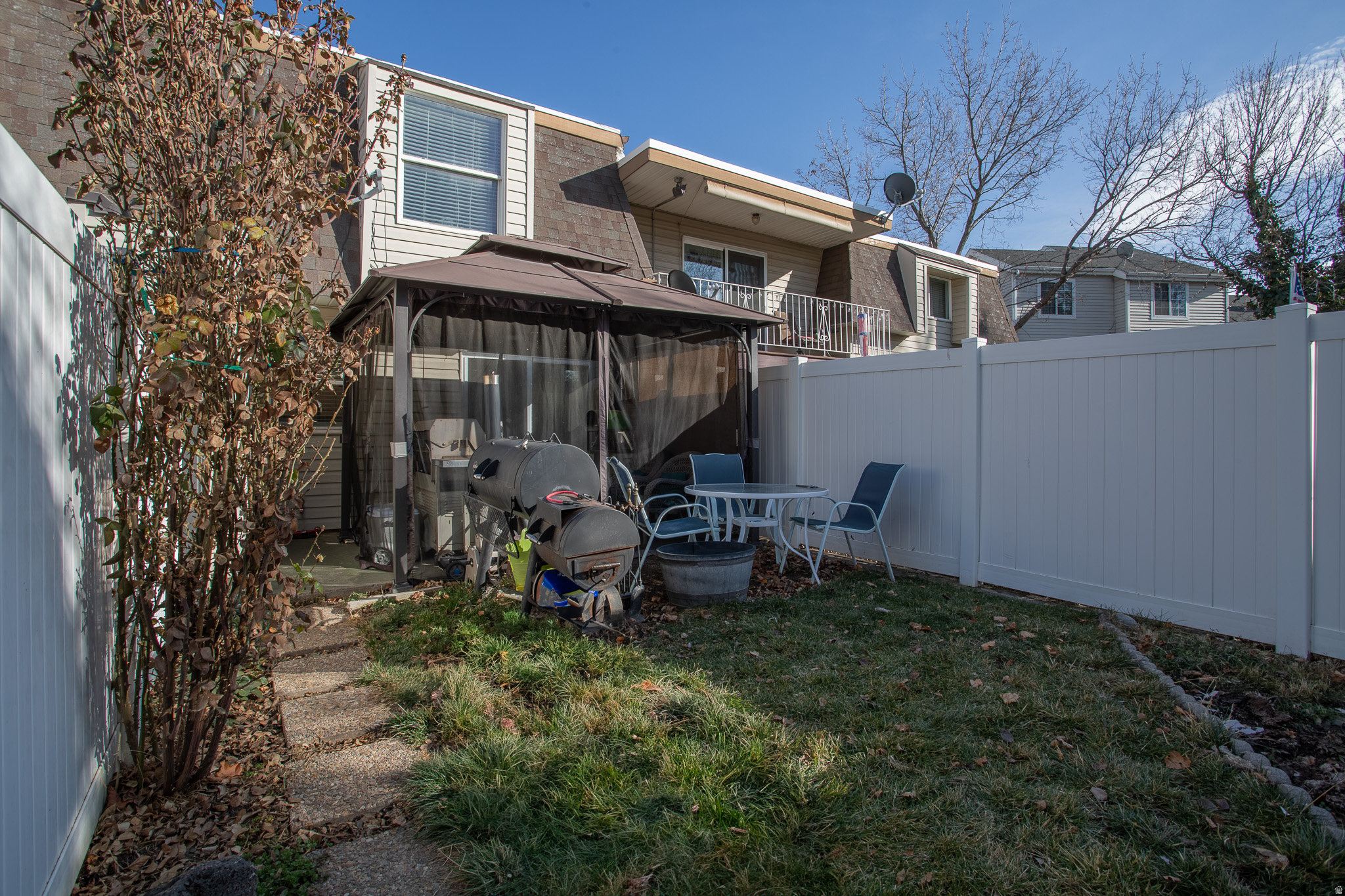 MEADOWBROOK - Residential