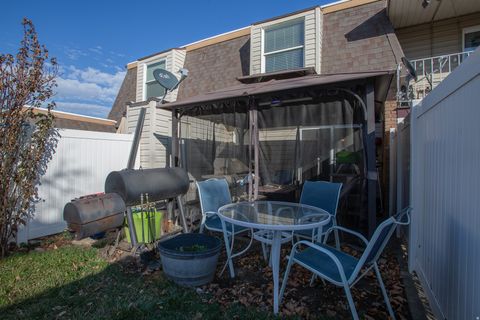 Tiny photo for 563 N 200 W, Bountiful, UT 84010 (MLS # 2135963)