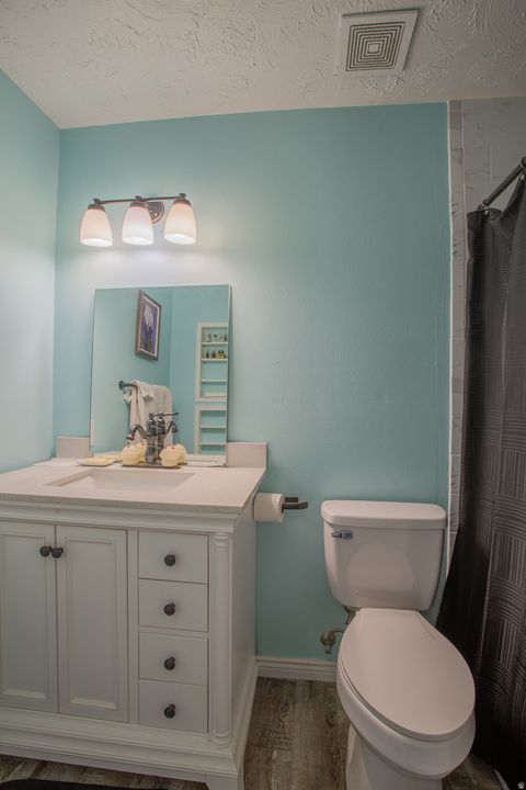 Tiny photo for 563 N 200 W, Bountiful, UT 84010 (MLS # 2135963)