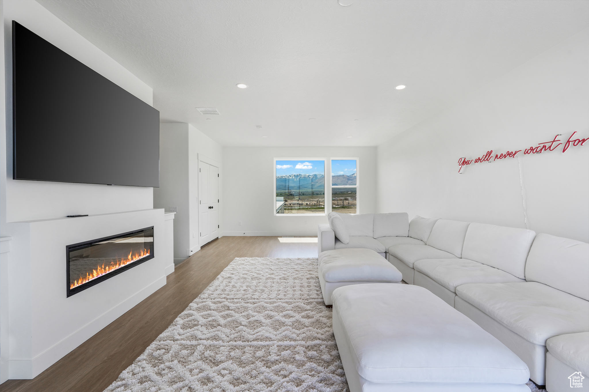 DAYBREAK SOUTH STATION MULTI FAMILY 6 - Residential