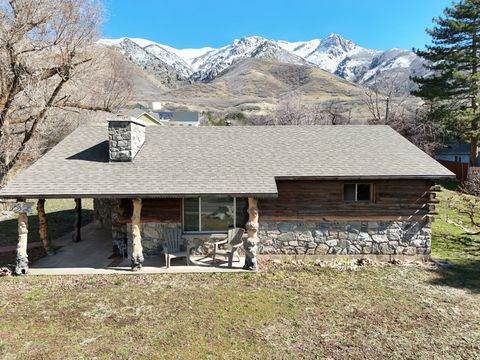 Tiny photo for 1752 N VALLEY VIEW DR. DR E, Layton, UT 84040 (MLS # 2141615)