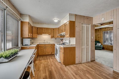 Tiny photo for 1752 N VALLEY VIEW DR. DR E, Layton, UT 84040 (MLS # 2141615)