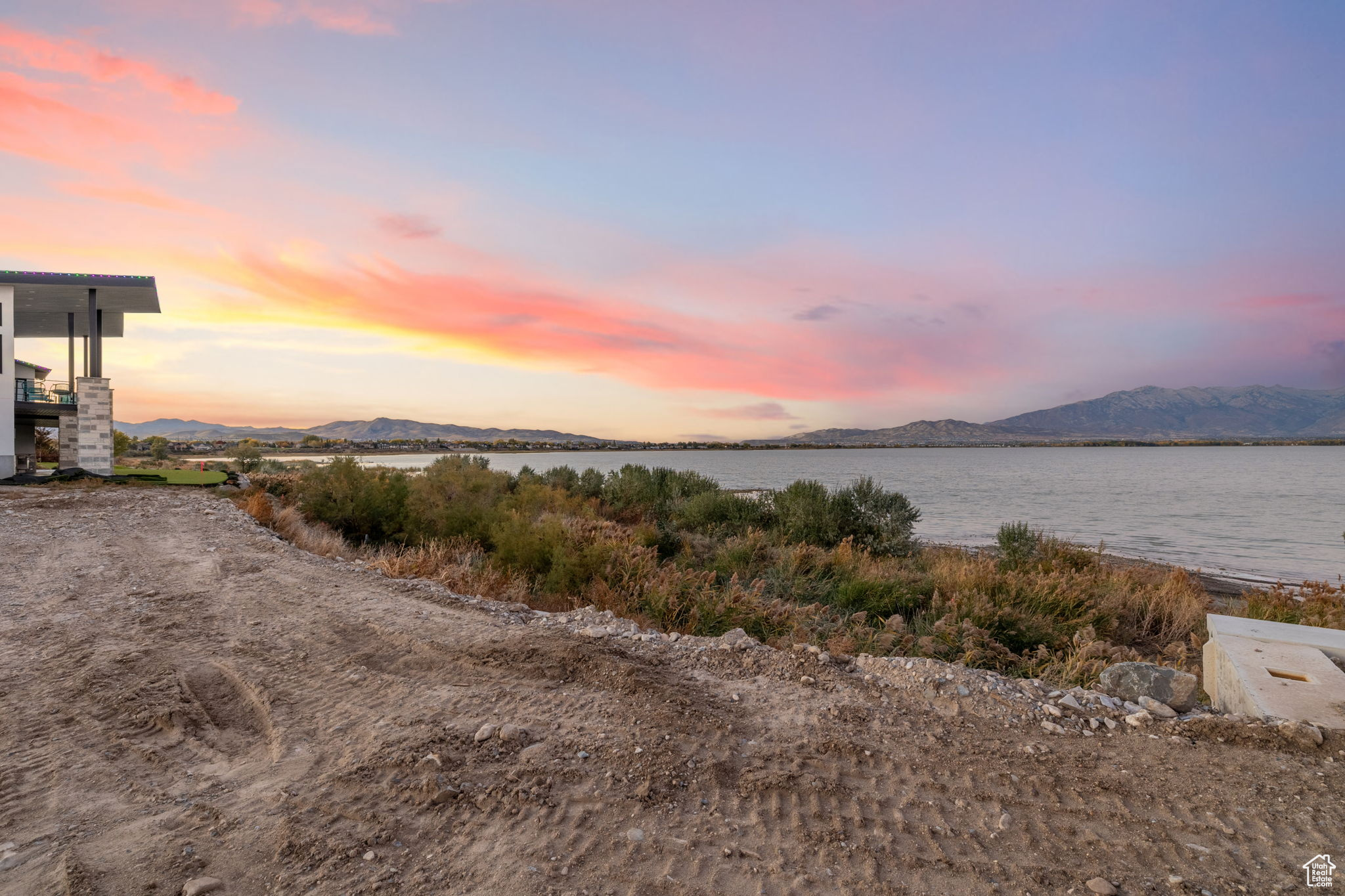 WILTSHIRE ESTATES - Land