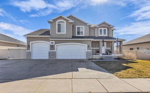 Photo of 1437 W 1200 S, Clearfield, UT 84015 (MLS # 2139953)