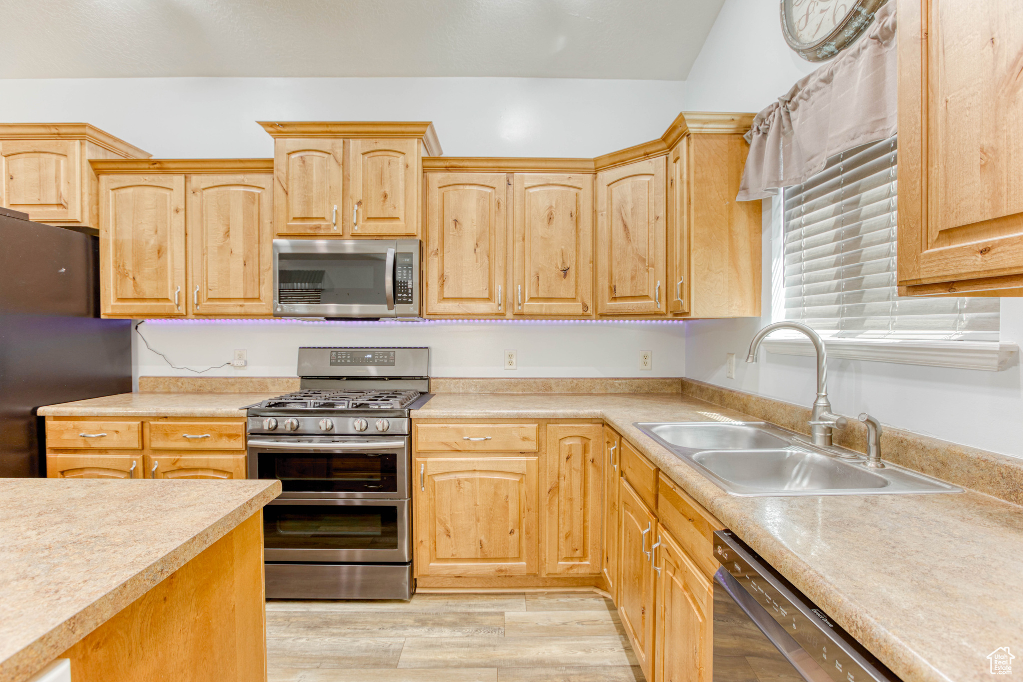 SUNSET ESTATES - Residential