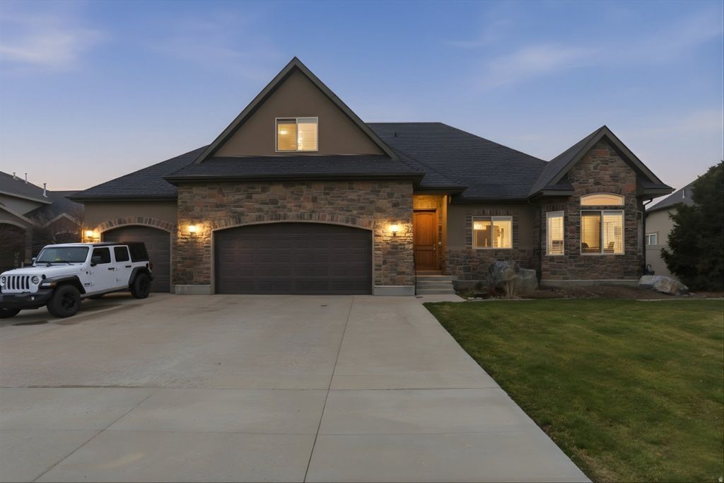 Photo of 622 S WELLINGTON DR W, Kaysville, UT 84037 (MLS # 2131562)