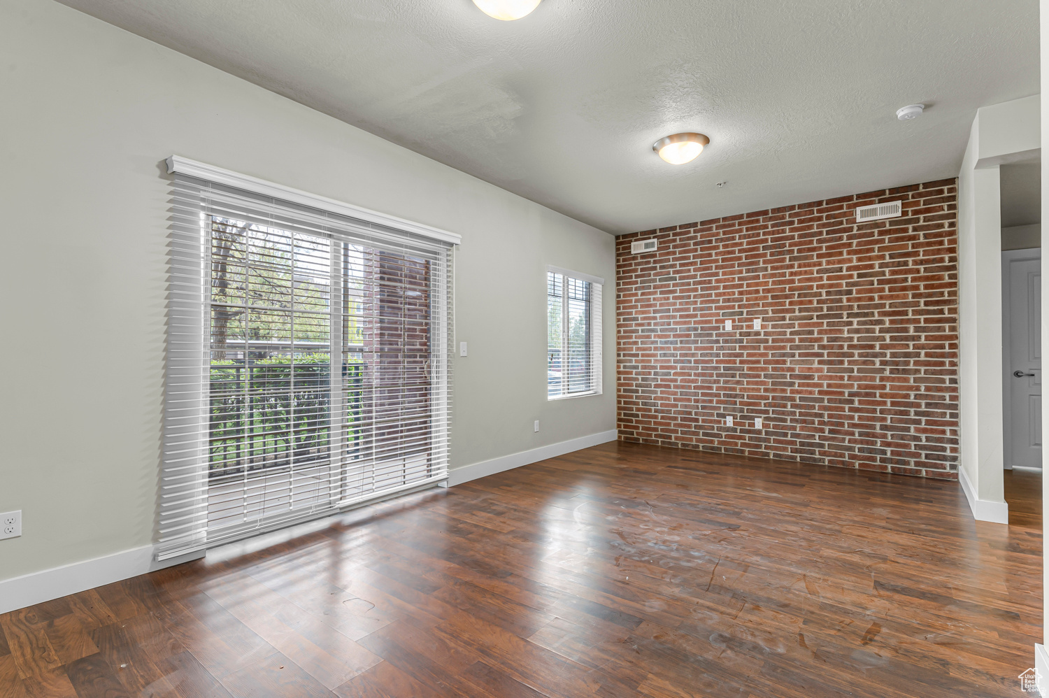 BELMONT DOWNTOWN 1703R - Residential