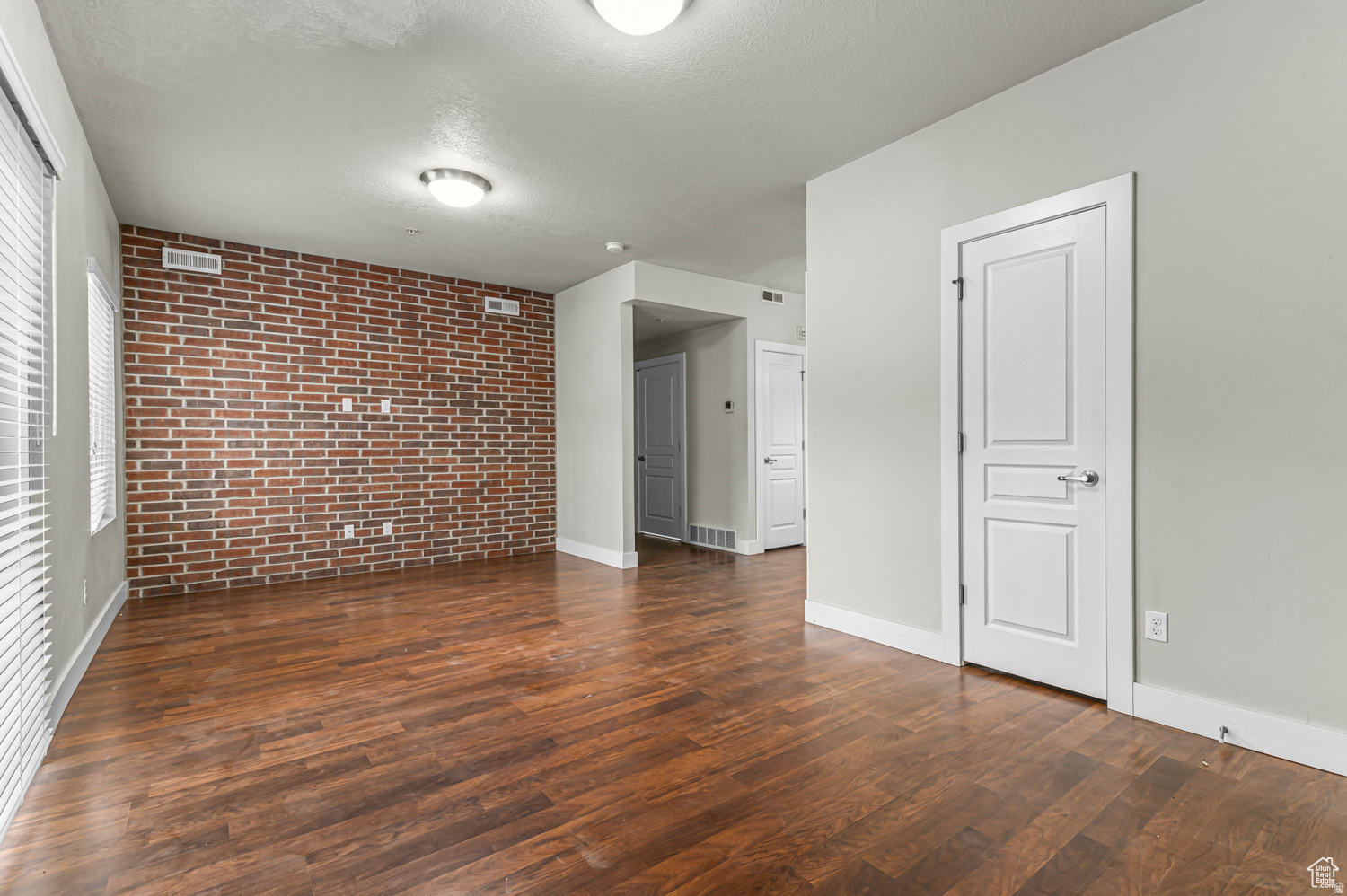 BELMONT DOWNTOWN 1703R - Residential