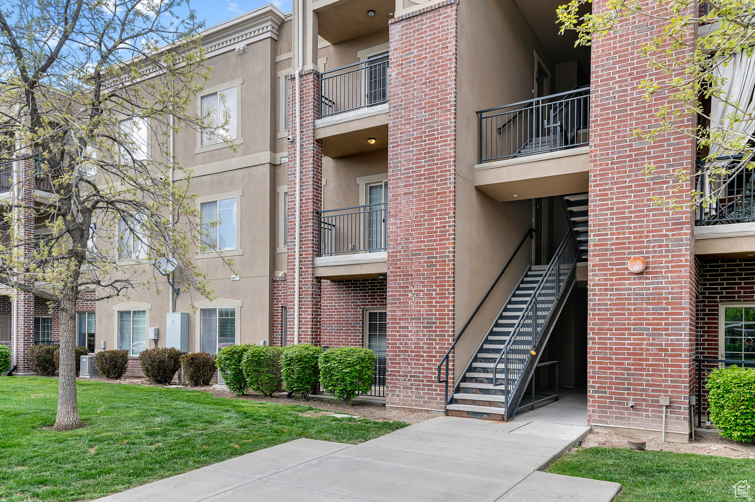 BELMONT DOWNTOWN 1703R - Residential