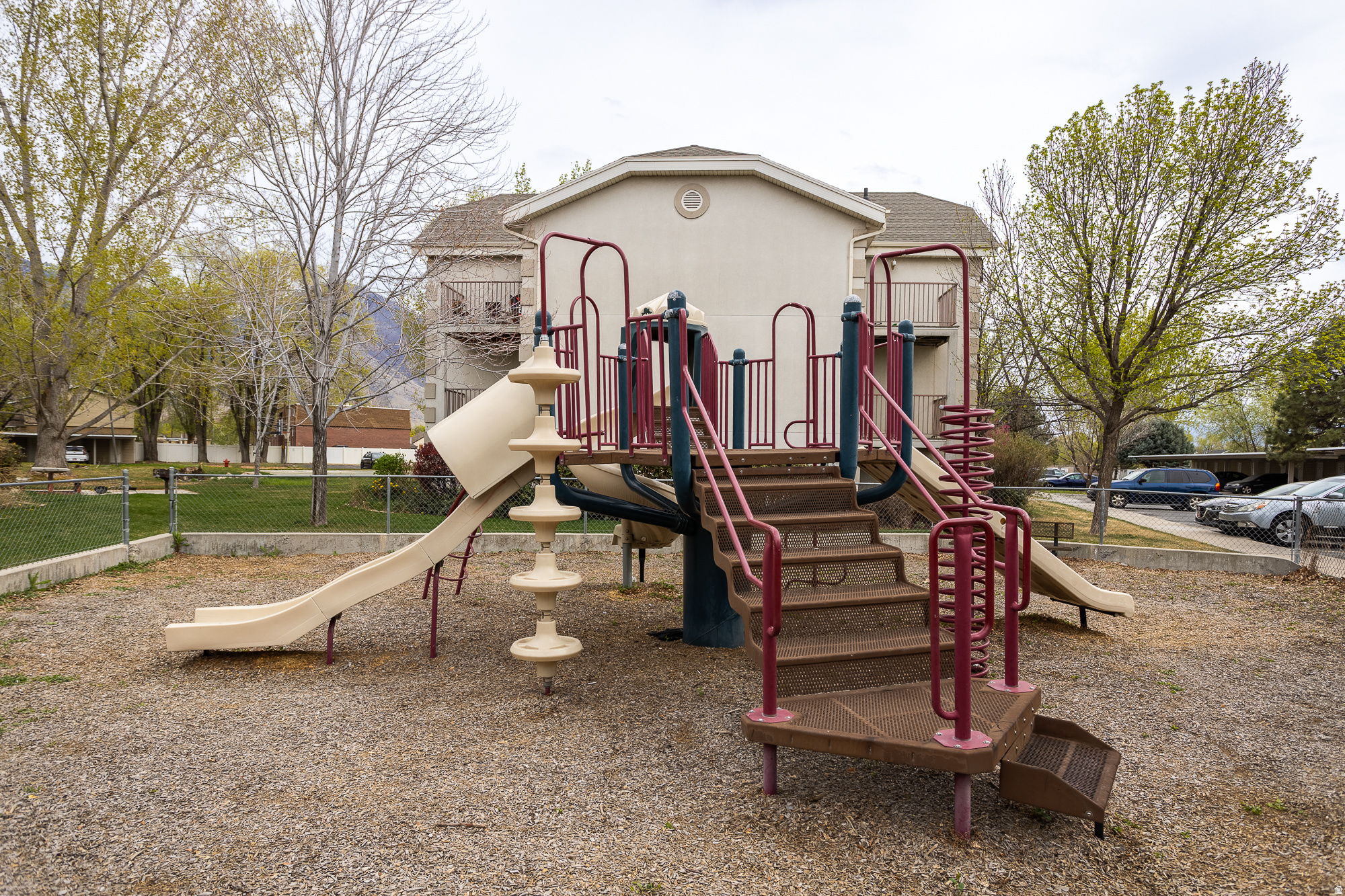 FRANKLIN PARK CONDO - Residential