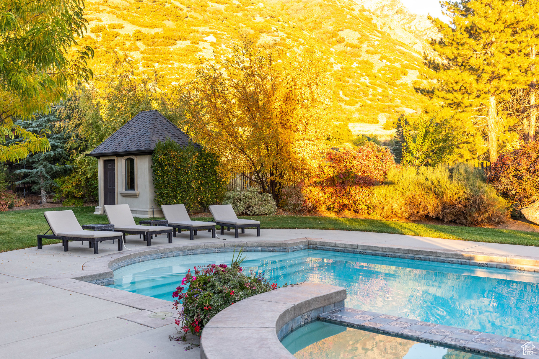 GRANITE OAKS - Residential