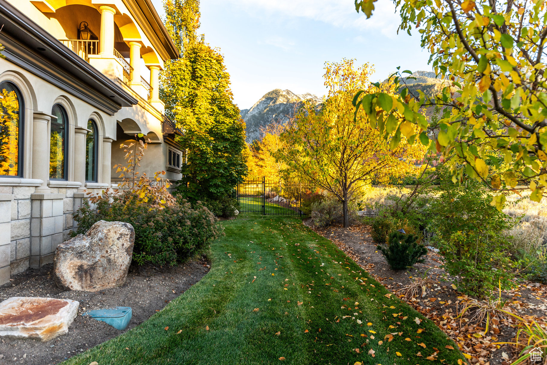 GRANITE OAKS - Residential