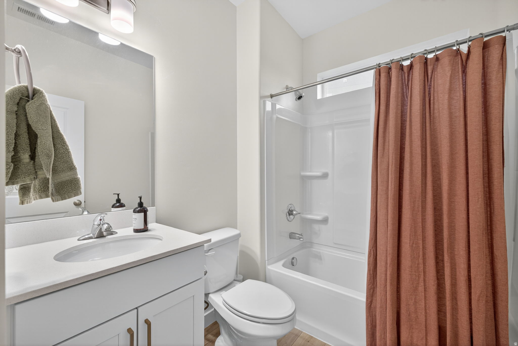 LAKESHORE - Residential