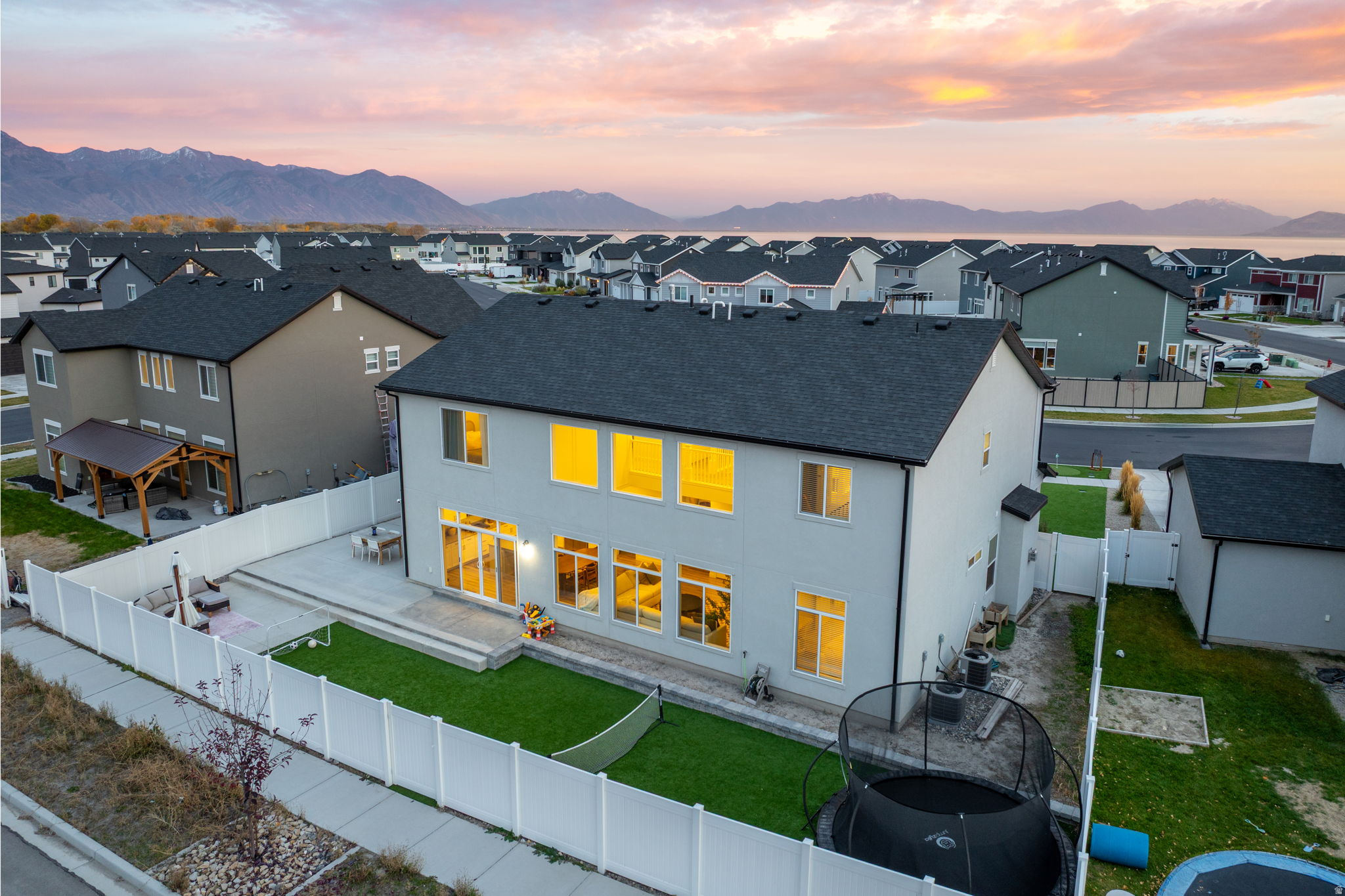 LAKESHORE - Residential