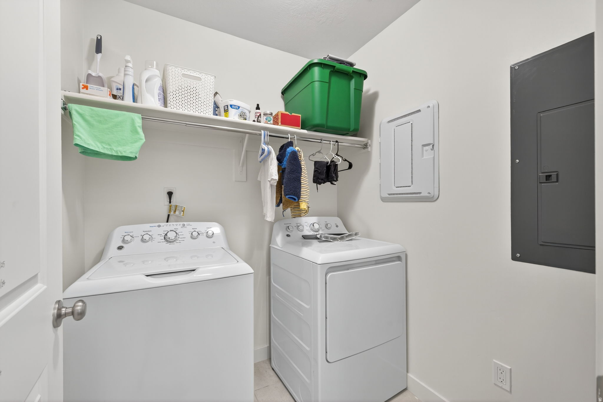 LAKESHORE - Residential