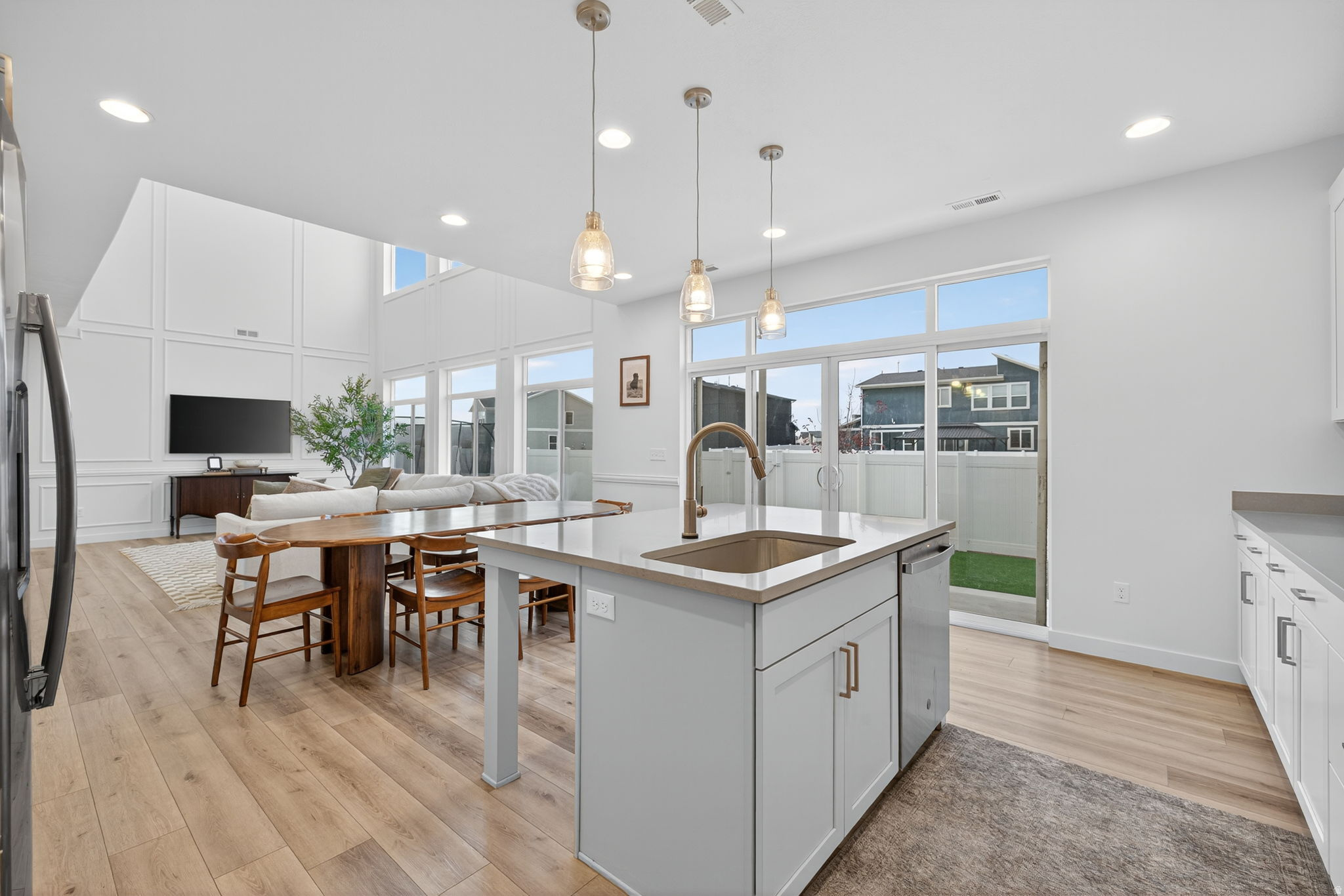 LAKESHORE - Residential