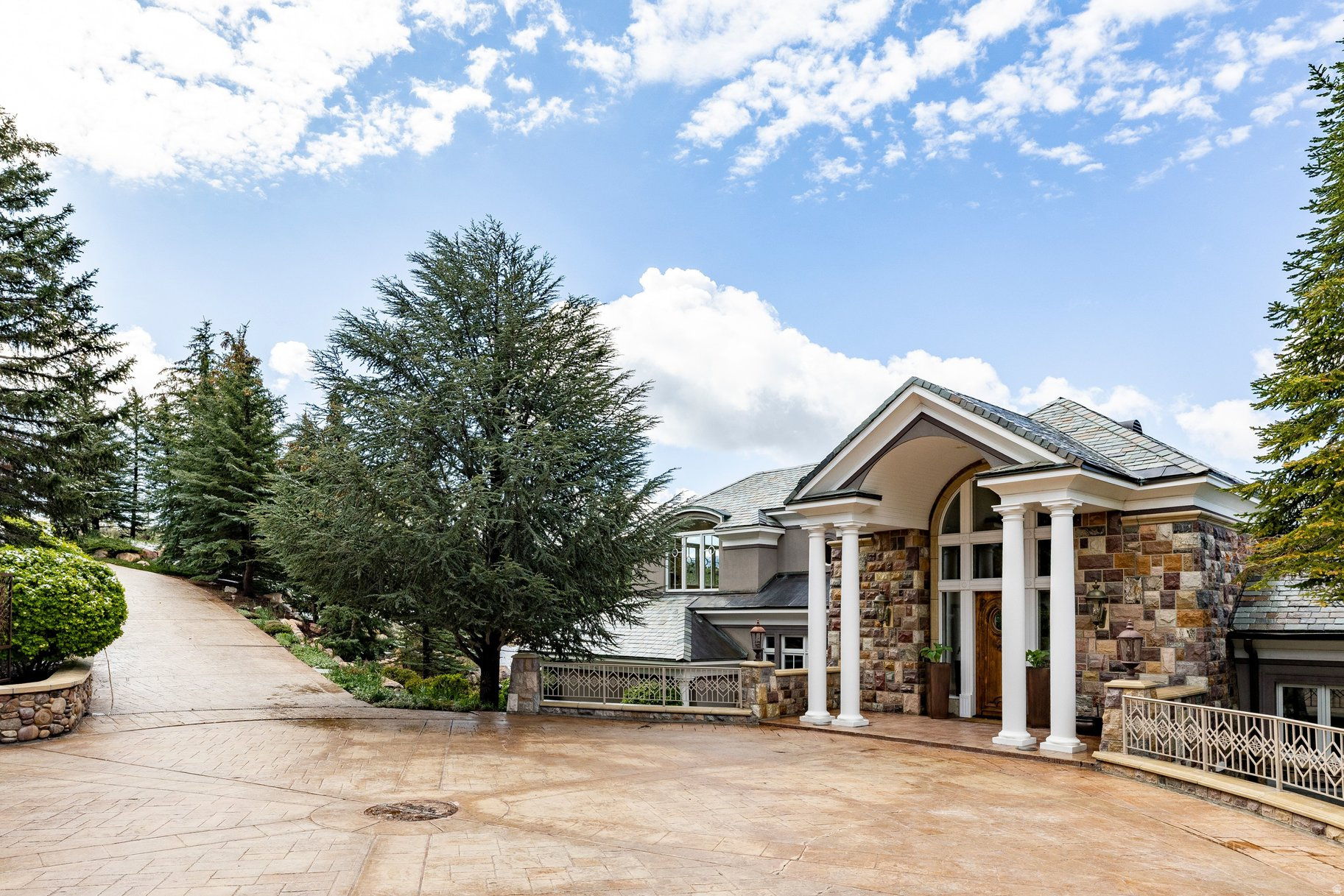 EMIGRATION ESTATES - Residential