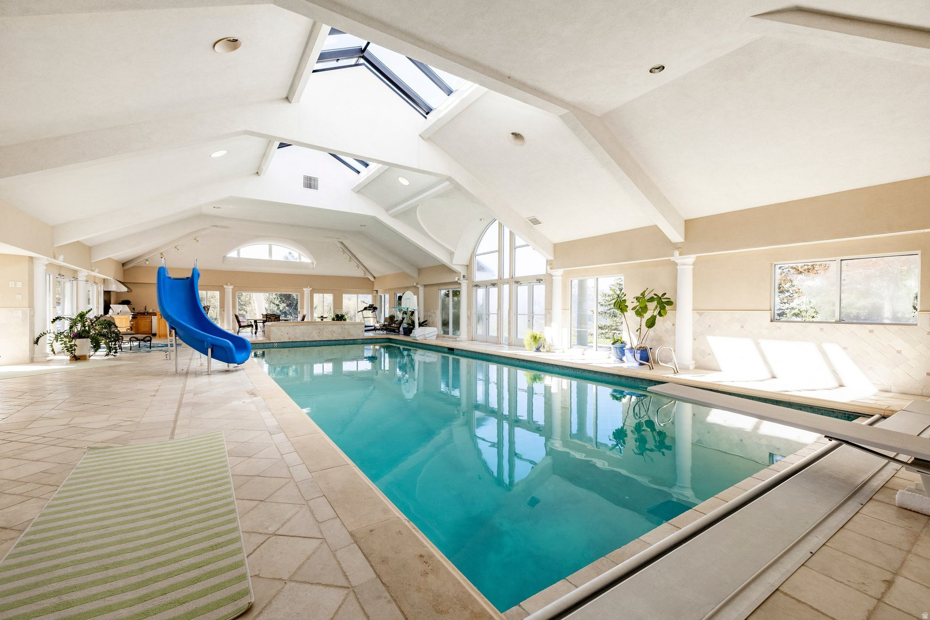 EMIGRATION ESTATES - Residential