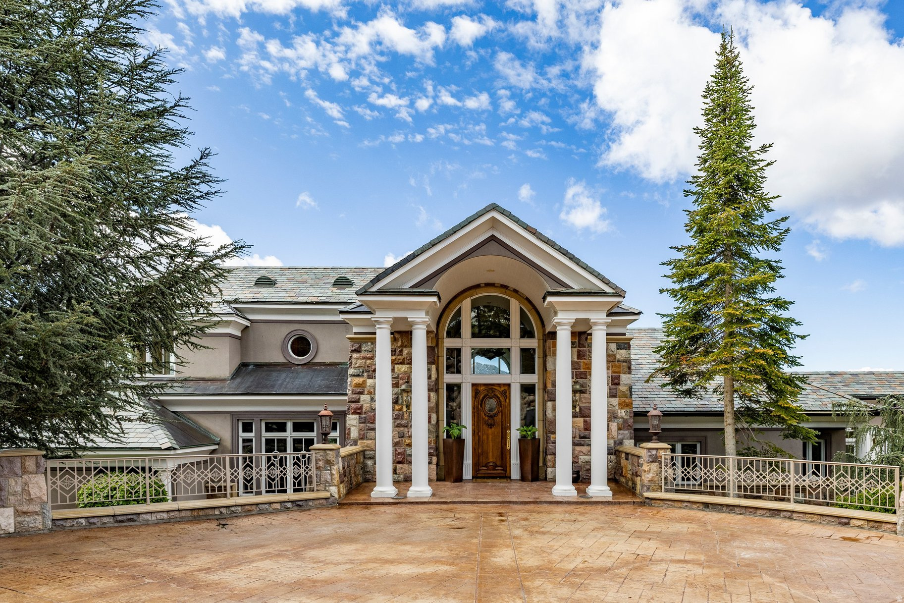 EMIGRATION ESTATES - Residential