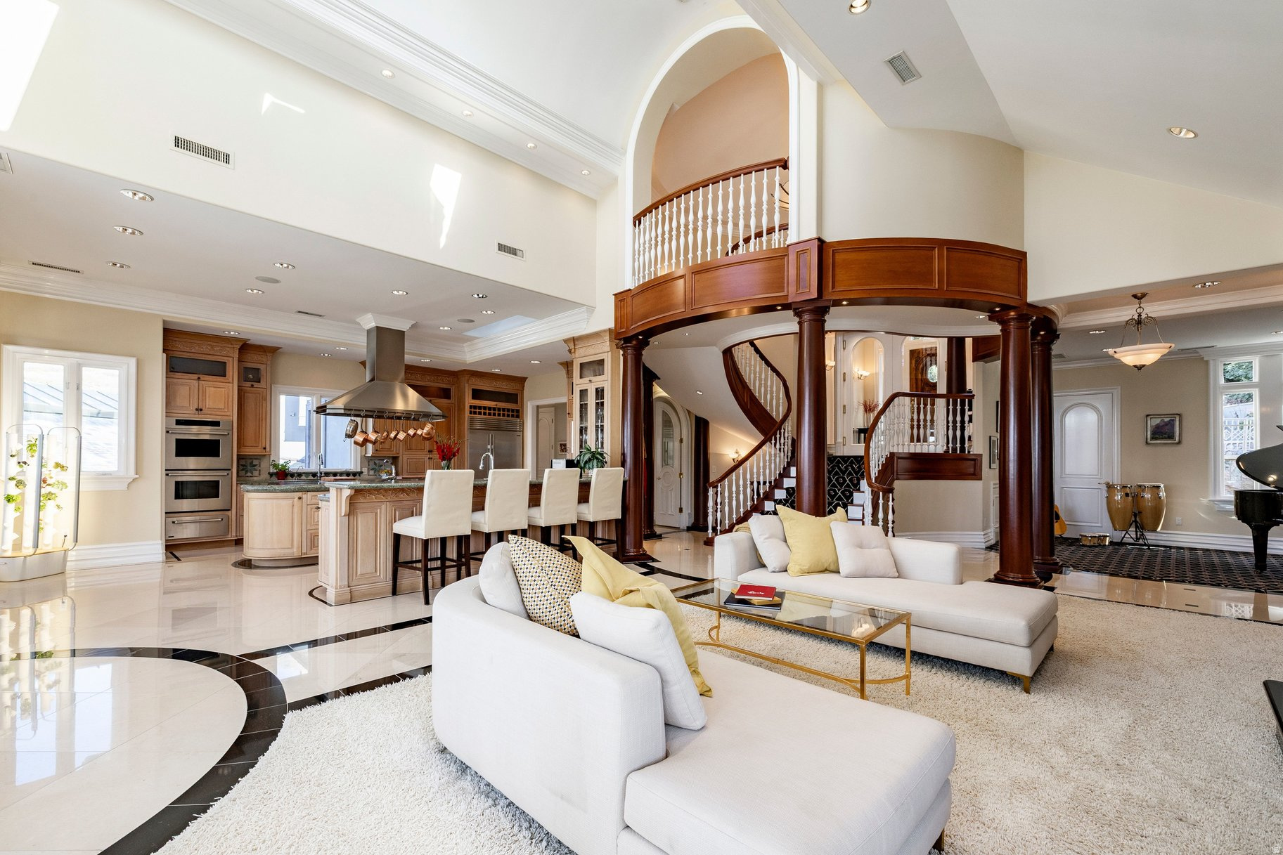 EMIGRATION ESTATES - Residential
