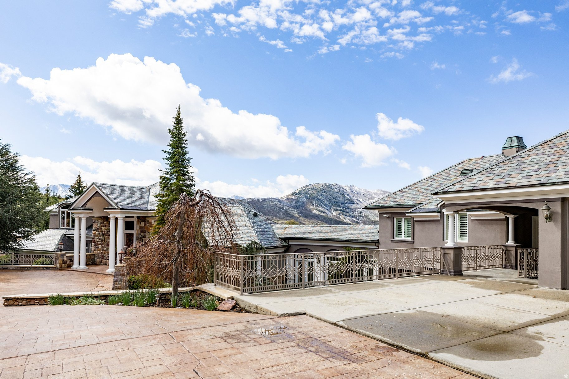 EMIGRATION ESTATES - Residential