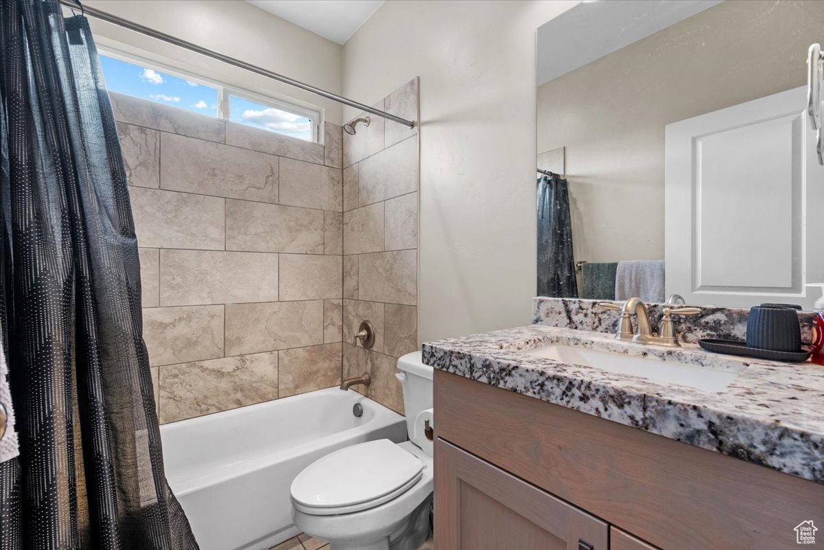 BRIDLE WALK - Residential