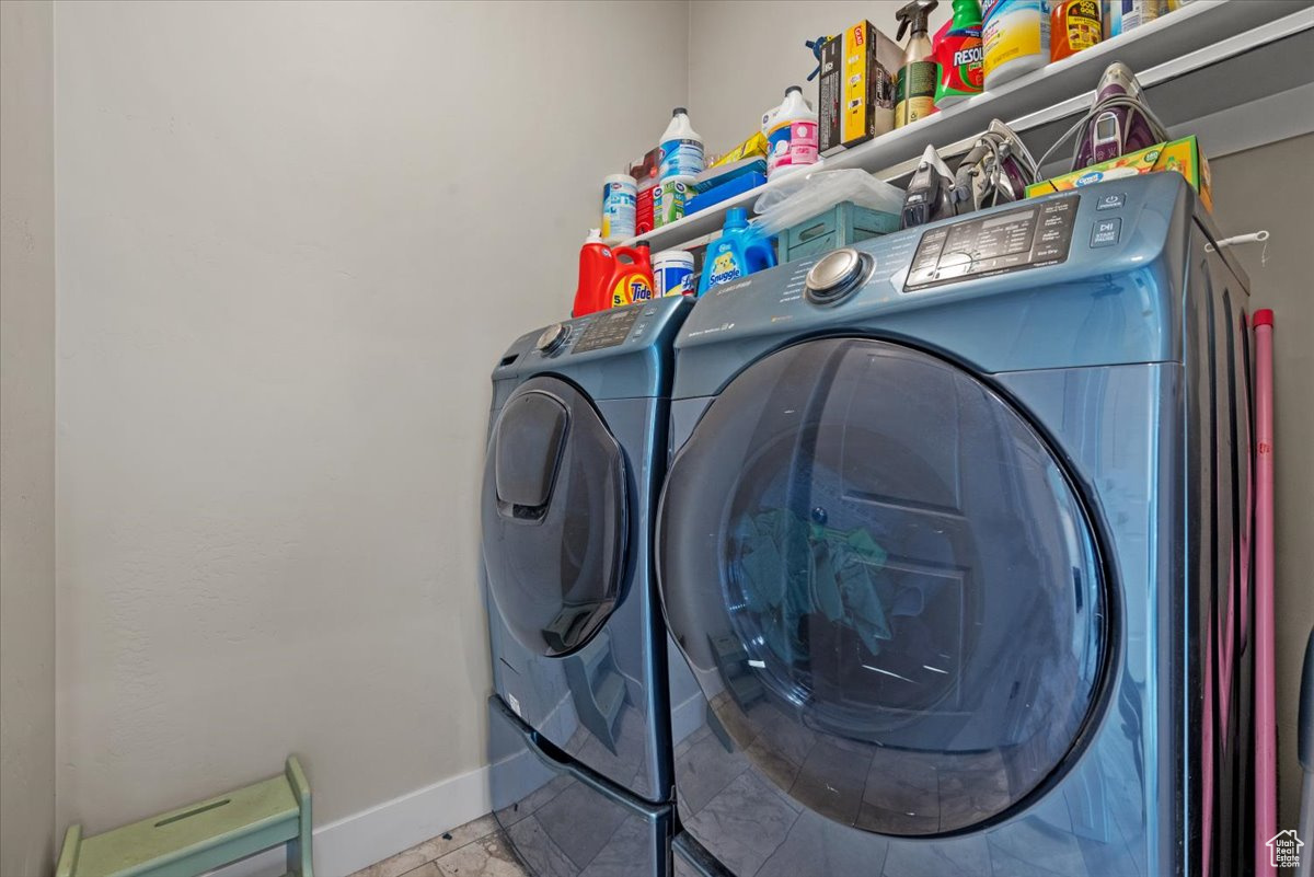 BRIDLE WALK - Residential