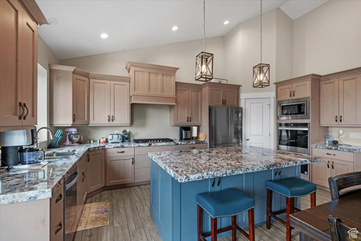 BRIDLE WALK - Residential