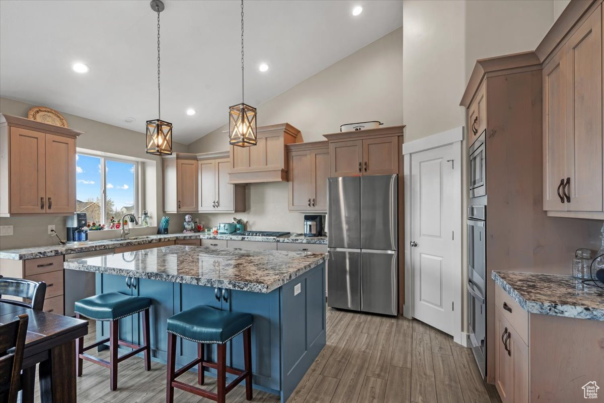 BRIDLE WALK - Residential