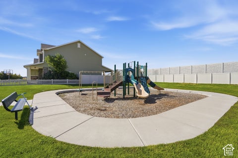 Tiny photo for 1932 W PARKVIEW DR, Syracuse, UT 84075 (MLS # 2188022)