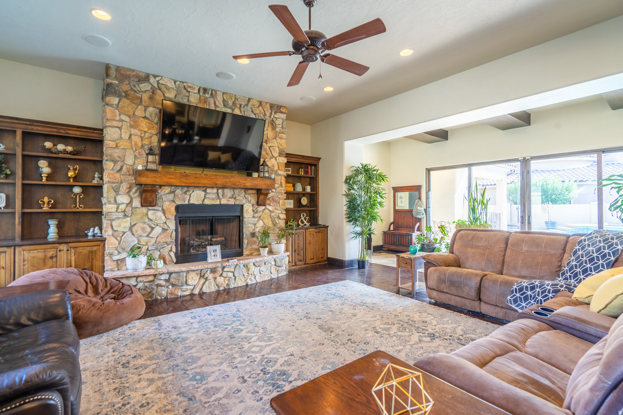 VILLA BONITA ESTATES - Residential