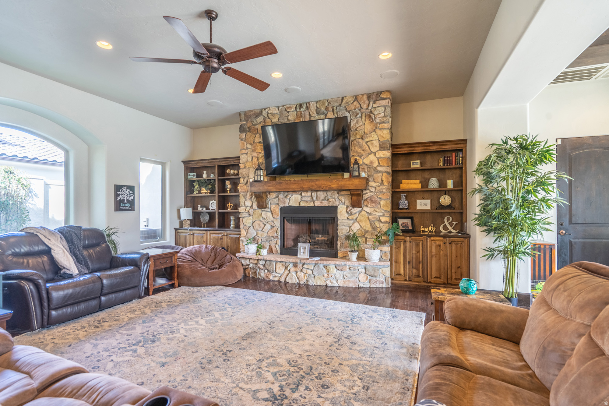 VILLA BONITA ESTATES - Residential