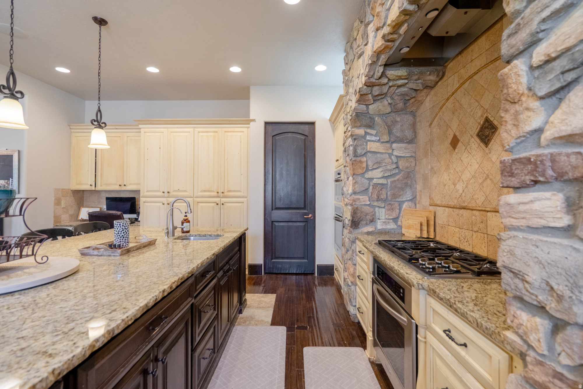 VILLA BONITA ESTATES - Residential