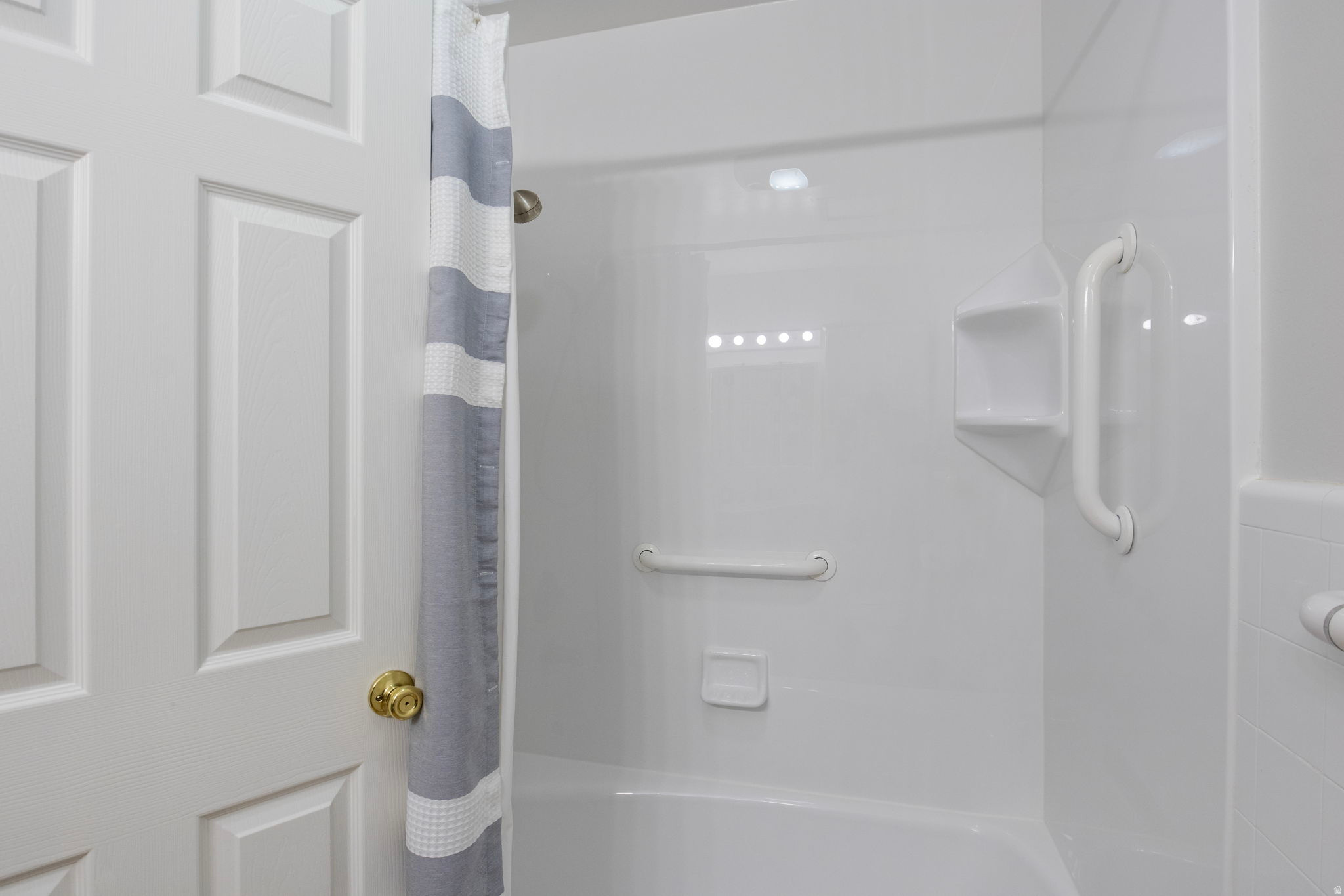 CARRIAGE LANE - Residential