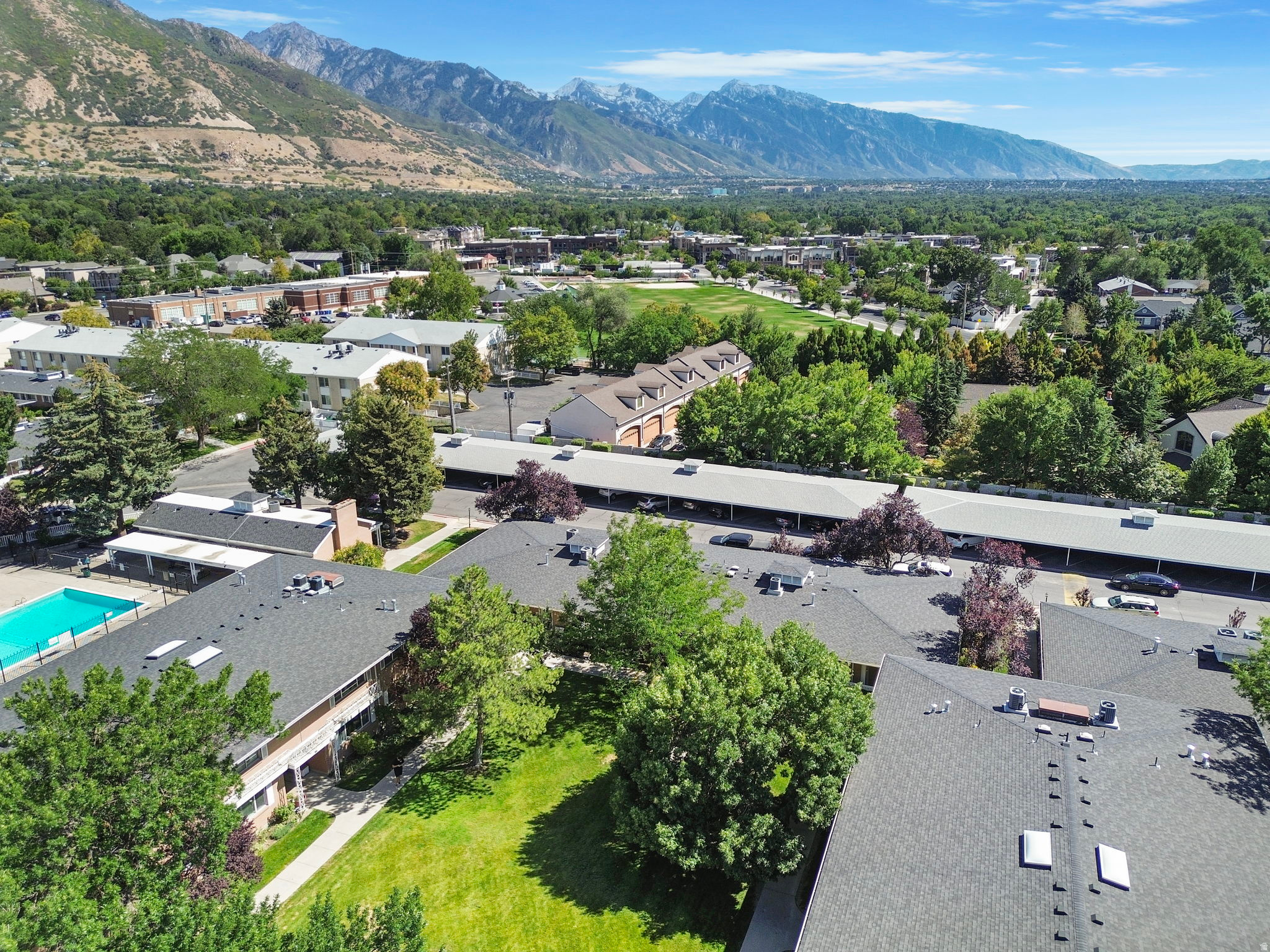 CARRIAGE LANE - Residential