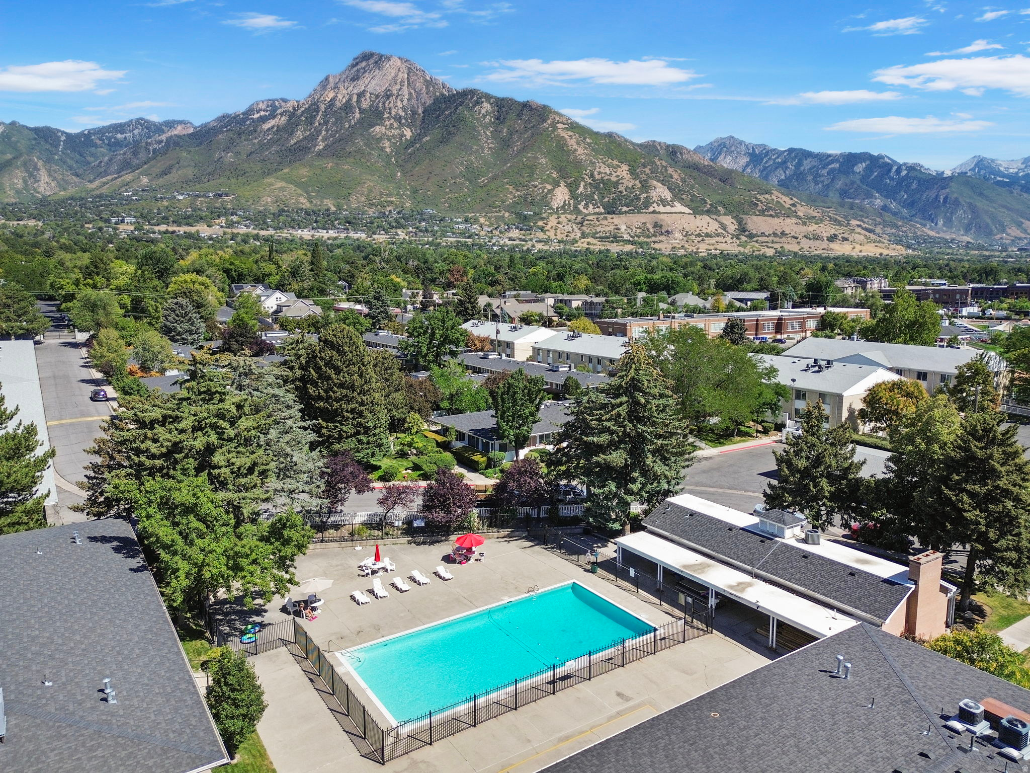 CARRIAGE LANE - Residential