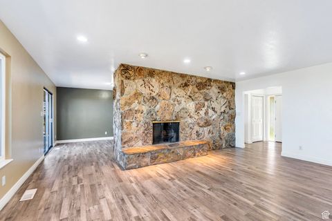 Tiny photo for 862 E 400 S, Payson, UT 84651 (MLS # 2115611)