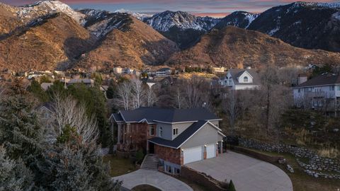 Photo of 35 E LONE HOLLOW DR, Sandy, UT 84092 (MLS # 2126810)