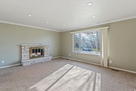 Tiny photo for 257 E 600 N, Kaysville, UT 84037 (MLS # 2121488)