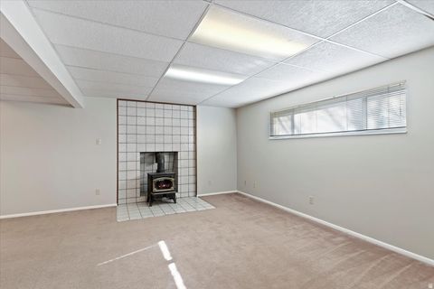 Tiny photo for 257 E 600 N, Kaysville, UT 84037 (MLS # 2121488)