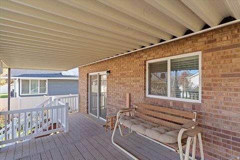 Tiny photo for 257 E 600 N, Kaysville, UT 84037 (MLS # 2121488)